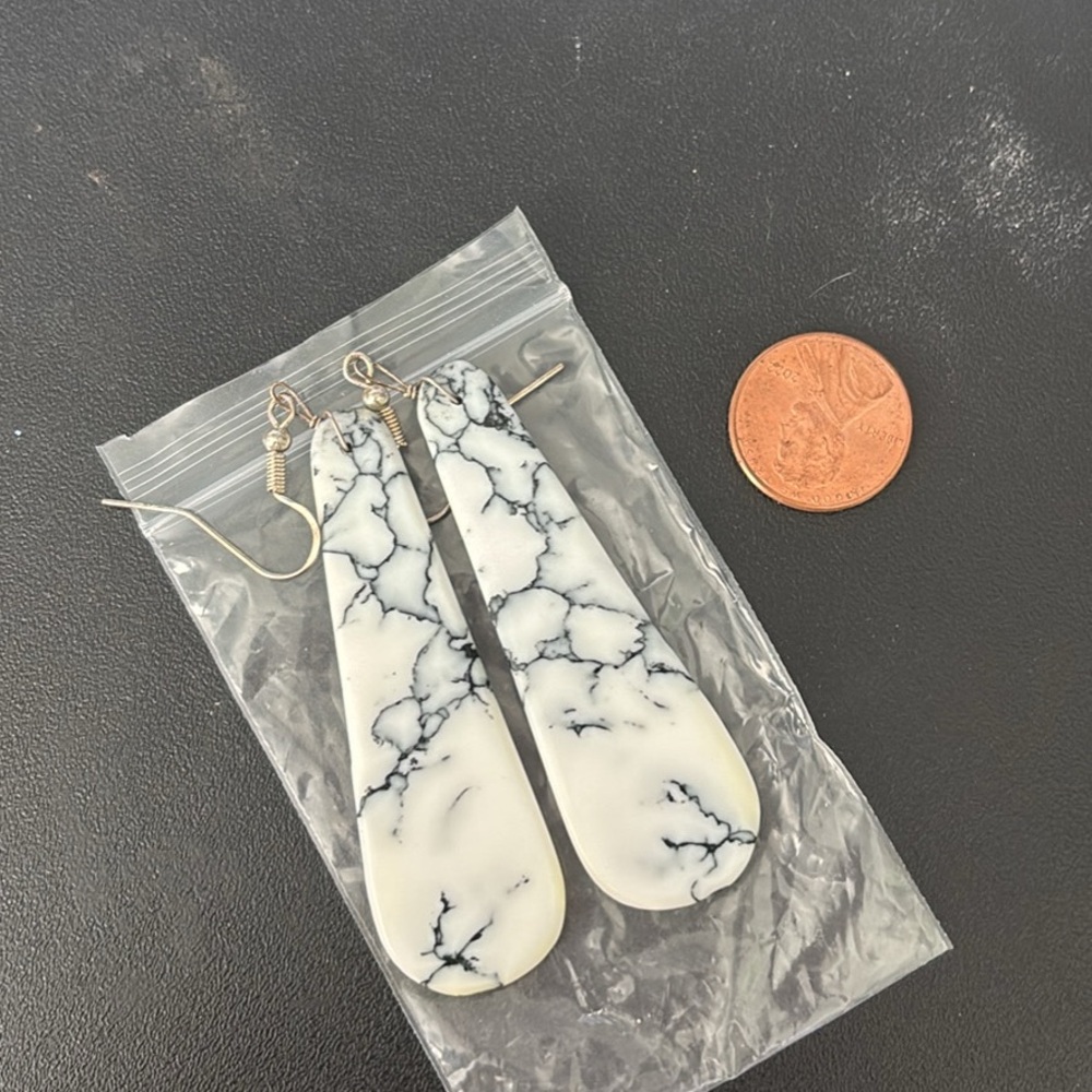 Elegant WhiteBuffalo Slab Earings